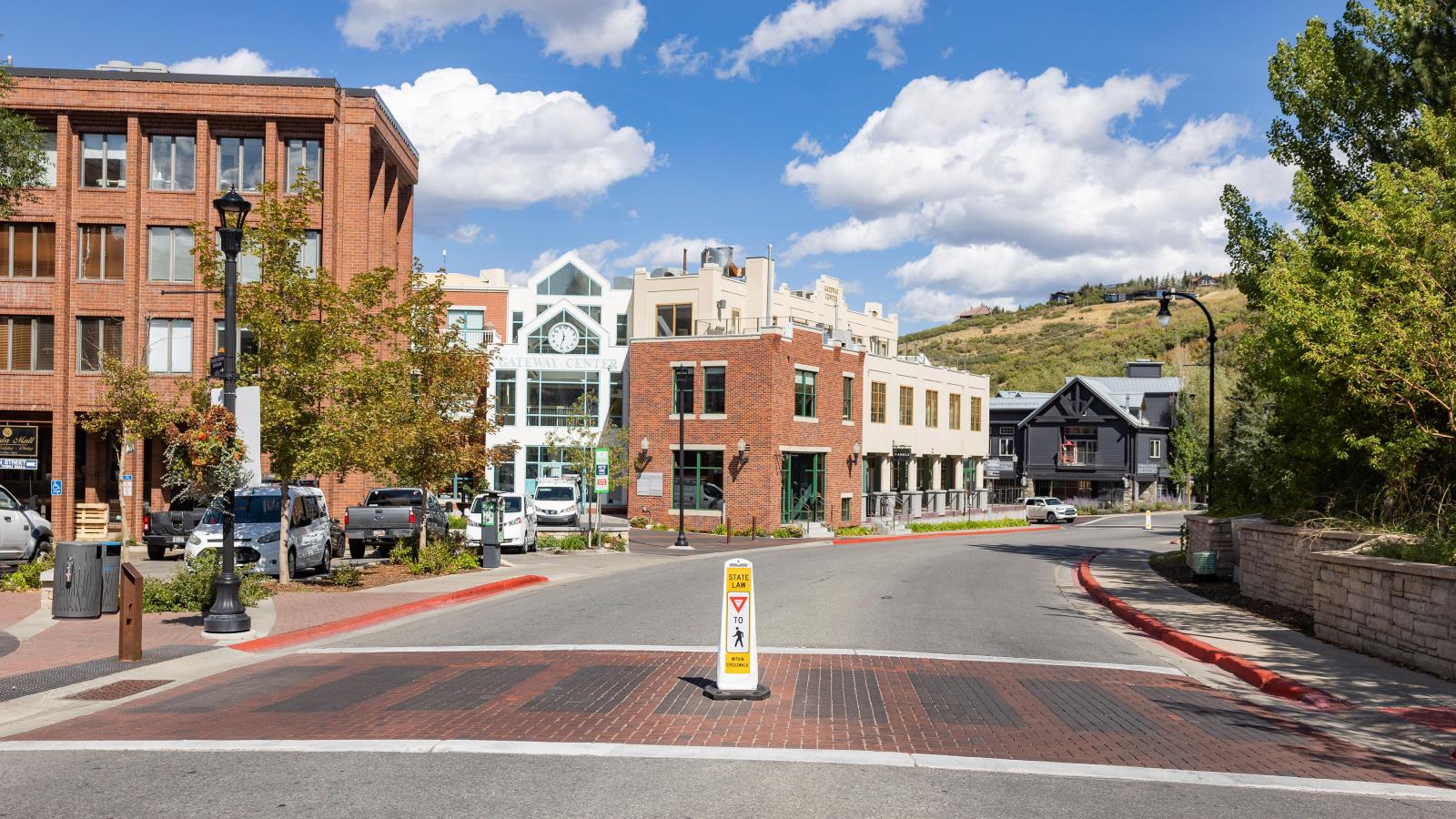 Vertical Ped Sign_Crosswalk